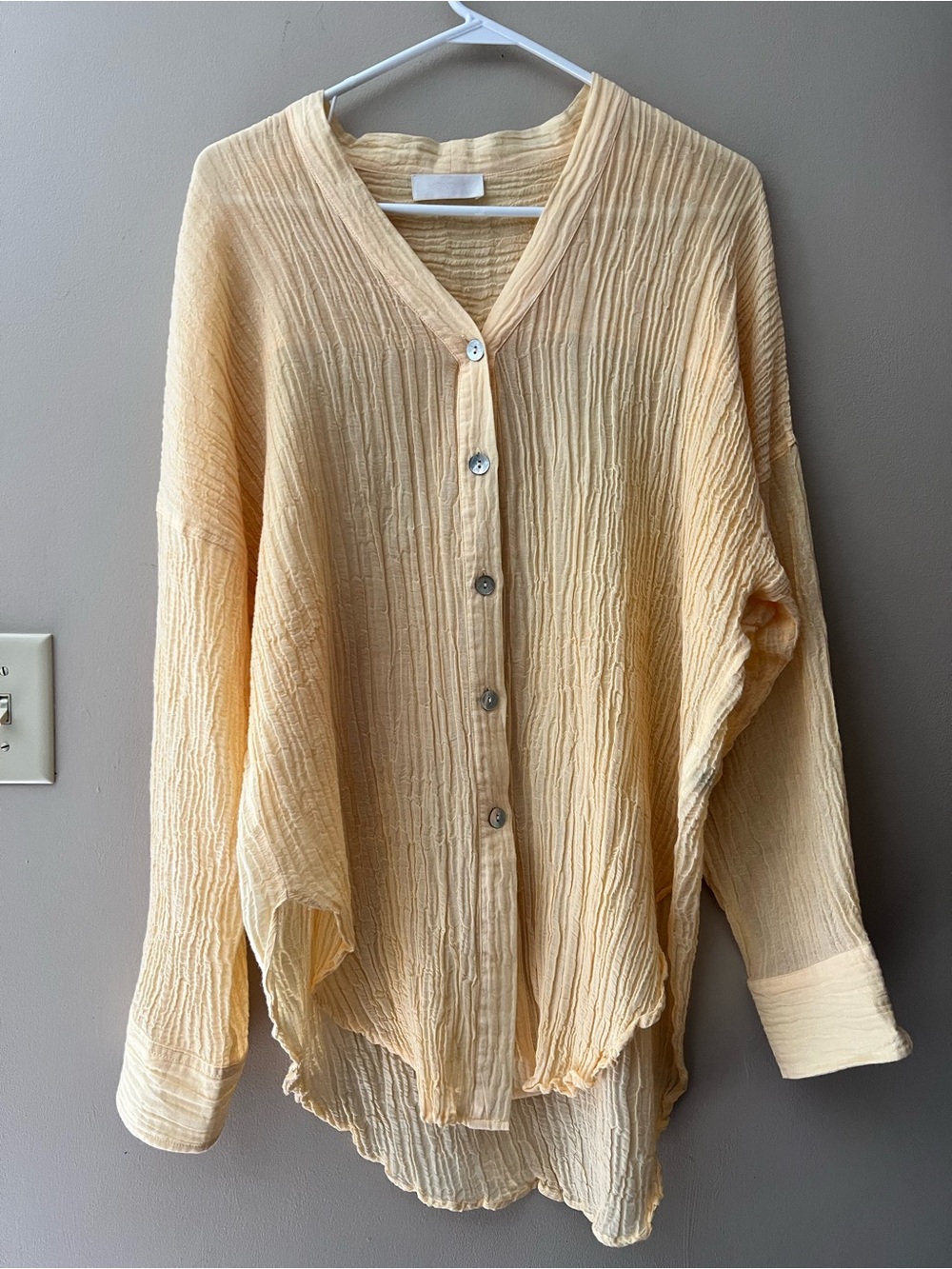 Monday 💯 crinkle linen soft yellow beach cover up button down tunic.